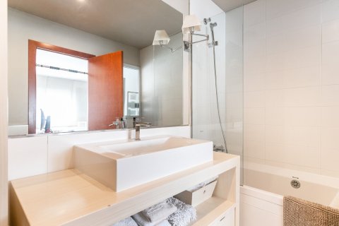 Сasa de 5 dormitorios en venta en Barcelona, Cataluña, Spain № 1528 - foto 19