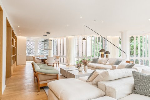 Apartamento de 5 dormitorios en venta en Barcelona, Cataluña, Spain № 1523