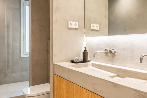 5 bedrooms apartment for sale in Barcelona, Catalonia, Spain № 1523 - photo 12