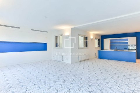 2 bedrooms apartment for sale in Barcelona, Catalonia, Spain № 4433 - photo 2