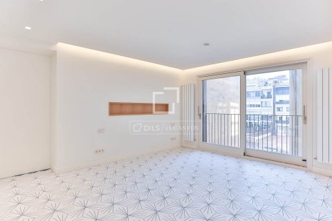2 bedrooms apartment for sale in Barcelona, Catalonia, Spain № 4433 - photo 8