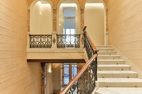 Apartamento de 3 dormitorios en venta en Barcelona, Cataluña, Spain № 4434 - foto 25