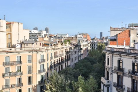 Apartamento de 3 dormitorios en venta en Barcelona, Cataluña, Spain № 4434 - foto 29