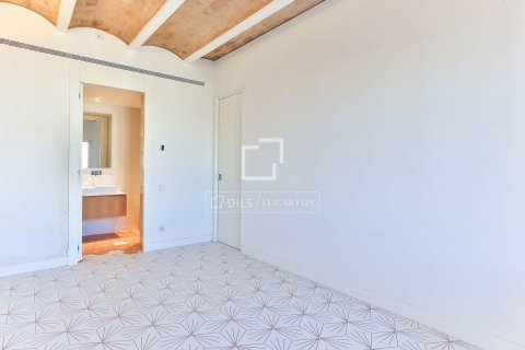 Apartamento de 3 dormitorios en venta en Barcelona, Cataluña, Spain № 4434 - foto 15