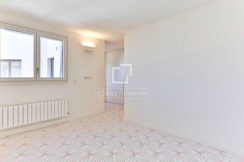 Apartamento de 3 dormitorios en venta en Barcelona, Cataluña, Spain № 4434 - foto 12