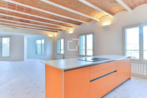 Apartamento de 3 dormitorios en venta en Barcelona, Cataluña, Spain № 4434 - foto 4