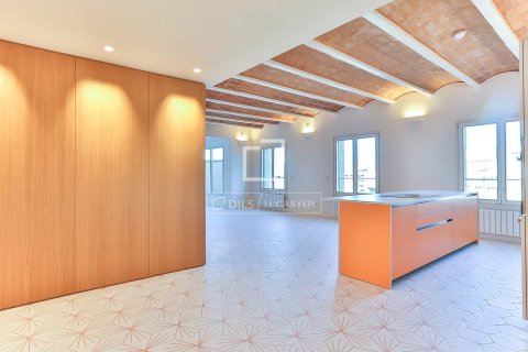 Apartamento de 3 dormitorios en venta en Barcelona, Cataluña, Spain № 4434 - foto 3