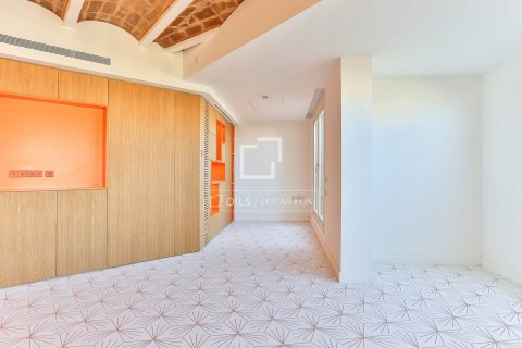 Apartamento de 3 dormitorios en venta en Barcelona, Cataluña, Spain № 4434 - foto 6