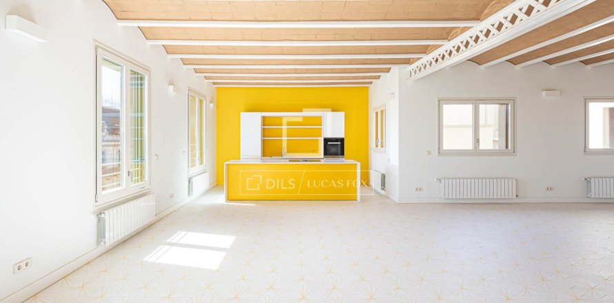 3 bedrooms apartment for sale in Barcelona, Catalonia, Spain № 4436