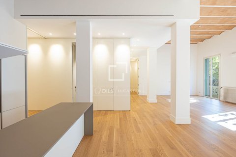 3 bedrooms apartment for sale in Barcelona, Catalonia, Spain № 4435 - photo 10