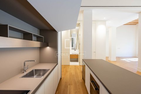 3 bedrooms apartment for sale in Barcelona, Catalonia, Spain № 4435 - photo 11