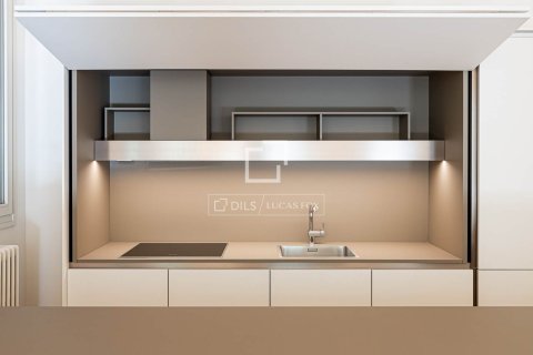3 bedrooms apartment for sale in Barcelona, Catalonia, Spain № 4435 - photo 9