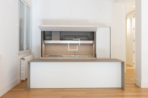 3 bedrooms apartment for sale in Barcelona, Catalonia, Spain № 4435 - photo 8