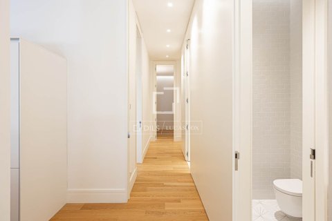 3 bedrooms apartment for sale in Barcelona, Catalonia, Spain № 4435 - photo 12