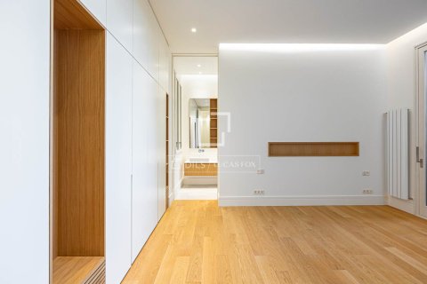 3 bedrooms apartment for sale in Barcelona, Catalonia, Spain № 4435 - photo 13