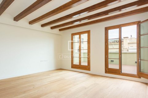 Ático de 2 dormitorios en venta en Barcelona, Cataluña, Spain № 4438 - foto 5