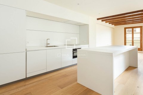 Ático de 2 dormitorios en venta en Barcelona, Cataluña, Spain № 4438 - foto 9