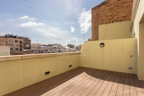 Ático de 2 dormitorios en venta en Barcelona, Cataluña, Spain № 4438 - foto 2