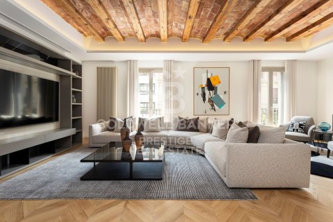 Apartamento de 3 dormitorios en alquiler en Barcelona, Cataluña, Spain № 6116