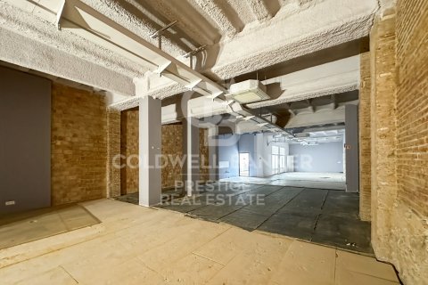 556 sq.m. commercial property for rent in Barcelona, Catalonia, Spain № 6113 - photo 12