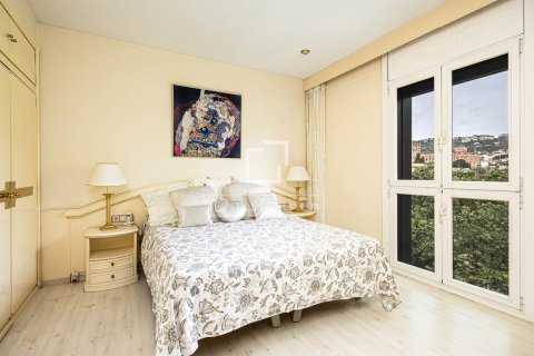 4 bedrooms apartment for rent in Barcelona, Catalonia, Spain № 7238 - photo 15