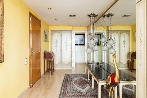 4 bedrooms apartment for rent in Barcelona, Catalonia, Spain № 7238 - photo 17
