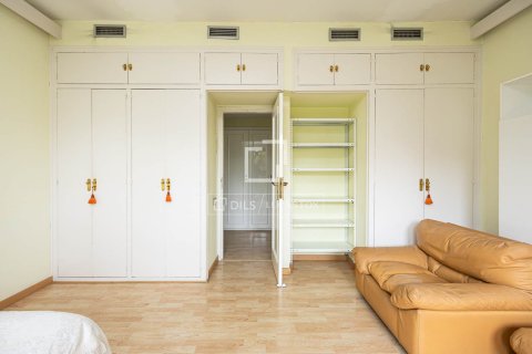 4 bedrooms apartment for rent in Barcelona, Catalonia, Spain № 7238 - photo 8
