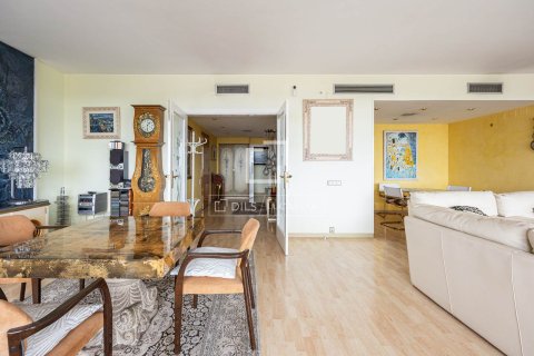 4 bedrooms apartment for rent in Barcelona, Catalonia, Spain № 7238 - photo 21