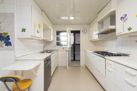 4 bedrooms apartment for rent in Barcelona, Catalonia, Spain № 7238 - photo 20