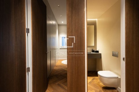 3 bedrooms apartment for rent in Barcelona, Catalonia, Spain № 7243 - photo 3