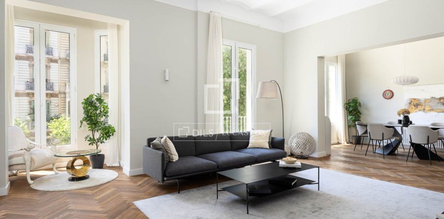 3 bedrooms apartment for rent in Barcelona, Catalonia, Spain № 7243