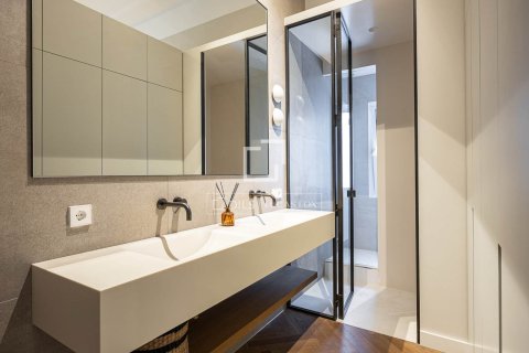 3 bedrooms apartment for rent in Barcelona, Catalonia, Spain № 7243 - photo 8