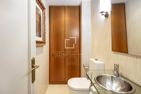 Снять в аренду квартиру в Барселона, Испания с 4 спальни, 201м², № 7241 - фото 14