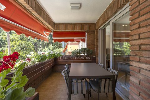 Снять в аренду квартиру в Барселона, Испания с 4 спальни, 201м², № 7241 - фото 19