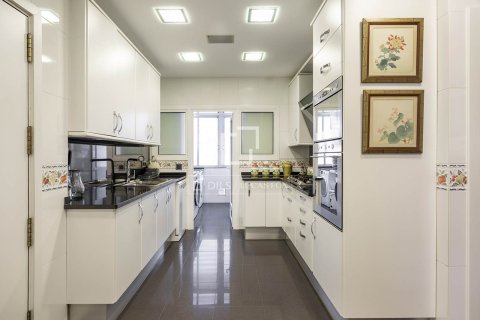 Снять в аренду квартиру в Барселона, Испания с 4 спальни, 201м², № 7241 - фото 18