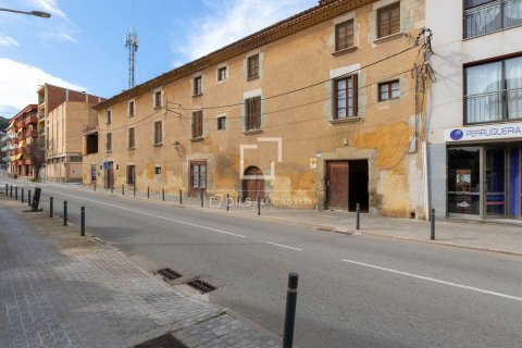 1847 sq.m. commercial property for sale in Sant Andreu de Llavaneres, Barcelona, Catalonia, Spain № 8639 - photo 2