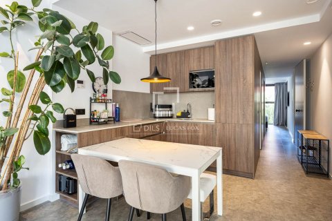Купить квартиру в Барселона, Испания с 2 спальни, 95м², № 8516 - фото 2