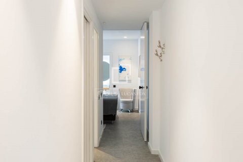 Apartamento de 2 dormitorios en venta en Barcelona, Cataluña, Spain № 8524 - foto 24