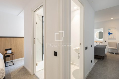 Apartamento de 2 dormitorios en venta en Barcelona, Cataluña, Spain № 8524 - foto 11