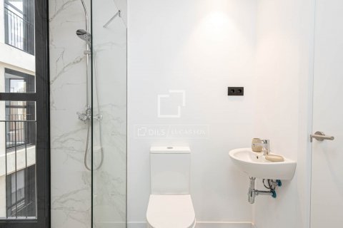 Apartamento de 2 dormitorios en venta en Barcelona, Cataluña, Spain № 8524 - foto 16