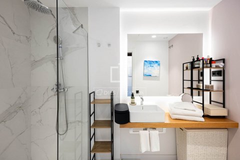 Apartamento de 2 dormitorios en venta en Barcelona, Cataluña, Spain № 8551 - foto 19