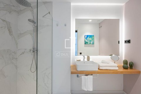 Apartamento de 2 dormitorios en venta en Barcelona, Cataluña, Spain № 8531 - foto 6