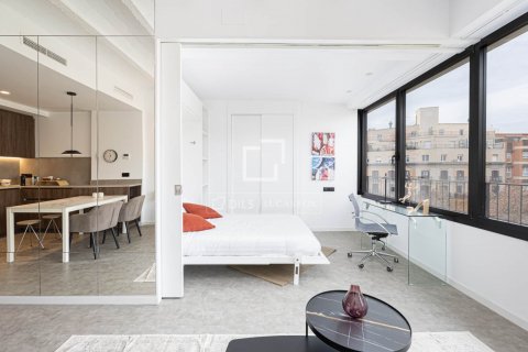 Apartamento de 2 dormitorios en venta en Barcelona, Cataluña, Spain № 8531 - foto 14