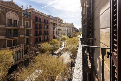 Apartamento de 4 dormitorios en venta en Barcelona, Cataluña, Spain № 7984 - foto 7