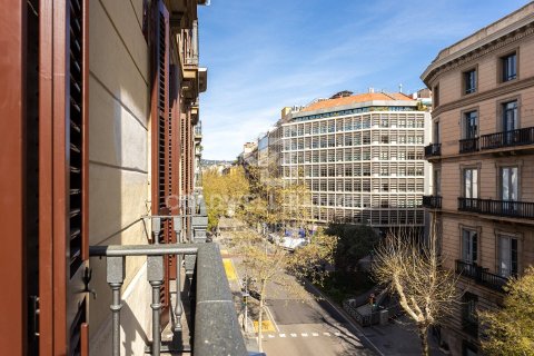 Apartamento de 4 dormitorios en venta en Barcelona, Cataluña, Spain № 7984 - foto 6