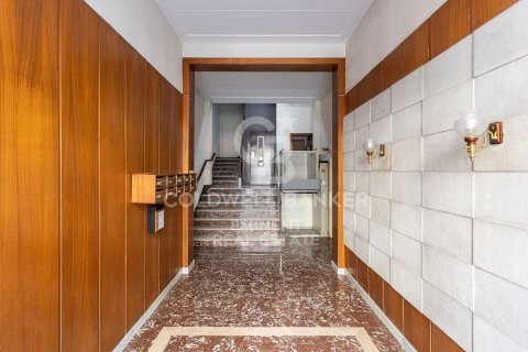 Apartamento de 4 dormitorios en venta en Barcelona, Cataluña, Spain № 7984 - foto 4