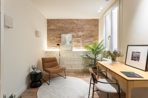 Apartamento de 4 dormitorios en venta en Barcelona, Cataluña, Spain № 7984 - foto 15