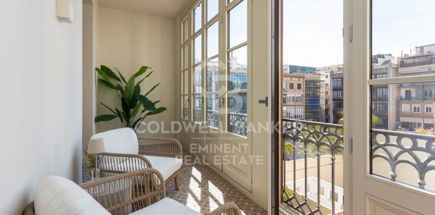 Apartamento de 4 dormitorios en venta en Barcelona, Cataluña, Spain № 7984