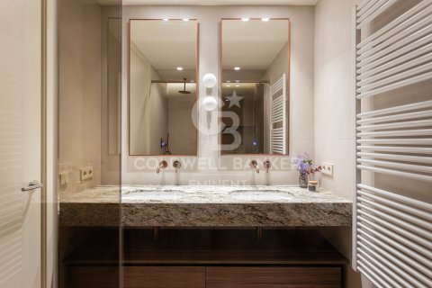 Apartamento de 4 dormitorios en venta en Barcelona, Cataluña, Spain № 7984 - foto 9