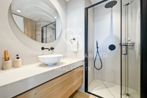 Apartamento de 2 dormitorios en venta en Barcelona, Cataluña, Spain № 7982 - foto 12